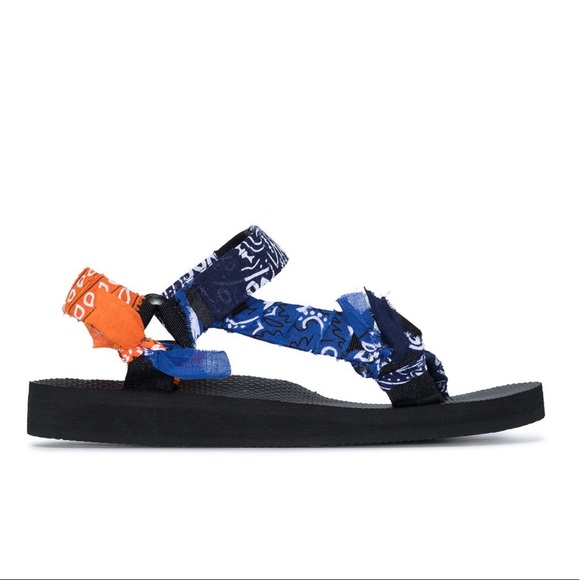 NWT• ARIZONA LOVE “Trekky Bandana” Print Sandals Size 37 - Picture 1 of 4